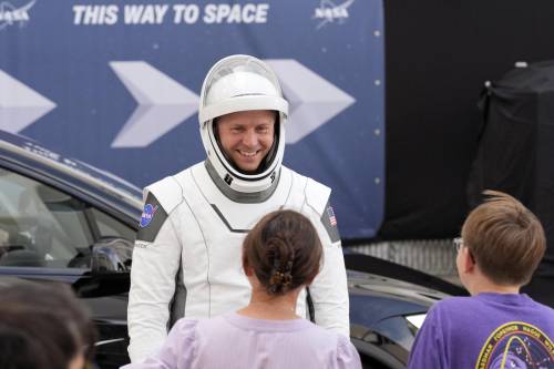 Partita la missione di salvataggio per recuperare i due astronauti bloccati sulla stazione spaziale