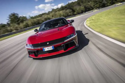 Ferrari risponde ai dazi Usa: prezzi su fino al 10% per alcuni modelli 