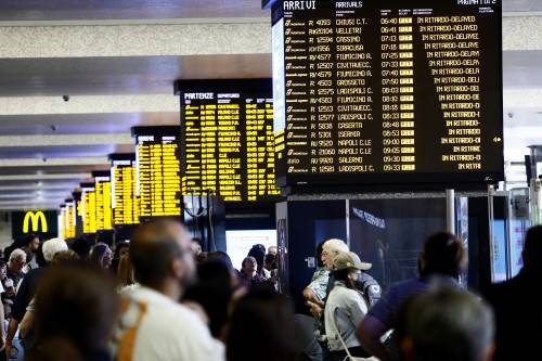 Caos treni, solo per un chiodo. Salvini: "L'impresa deve rispondere"