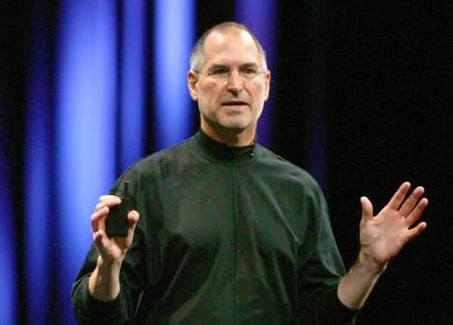 Il genio, le cadute, il tumore al pancreas. L'eredità di Steve Jobs nel discorso agli studenti