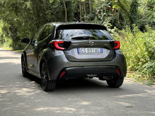 Mazda2 Hybrid 2024: il video in pillole della citycar ibrida da 25 km/l