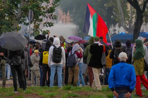 Le donne libere non tifano per Hamas