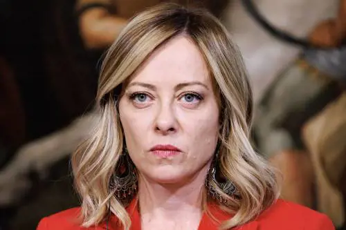 La saggia promessa di Meloni, qualcuno fermi Saviano e Mbappé: quindi, oggi...