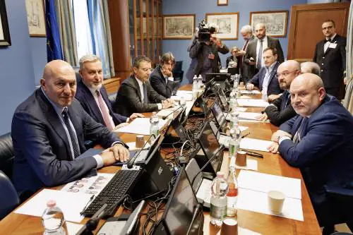 Crosetto parla al Copasir. "Ecco la verità sulle spie"
