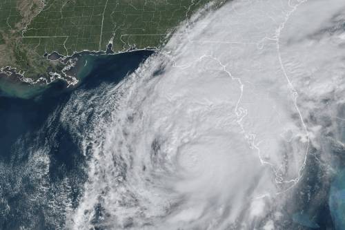 I 19 tornado le città sommerse: "La tempesta del secolo" devasta la Florida