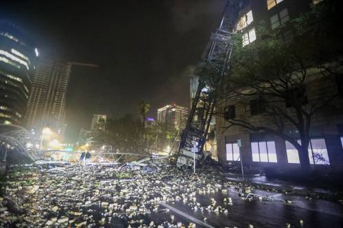 Città sommerse, altri 27 tornado e 3 milioni senza luce: Milton devasta la Florida
