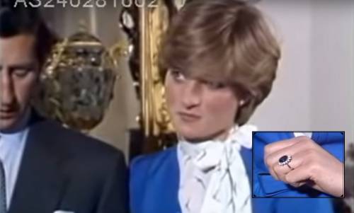 l'anello indossato dalla Principessa Diana dopo il fidanzamento con Carlo (24 febbraio 1981)