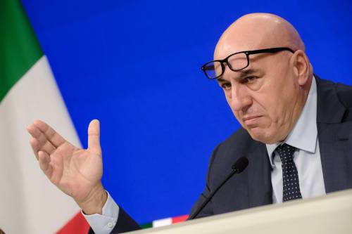 "Crimini di guerra, non prendiamo ordini da Israele". L'affondo di Crosetto dopo l'attacco alle basi Unifil