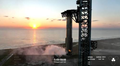 SpaceX, un altro successo: recuperato il booster di Starship dopo il lancio