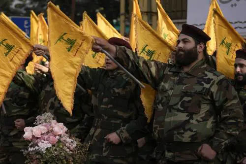 "Valigie piene di soldi per Hezbollah". L'accusa di Israele fa vacillare la tregua