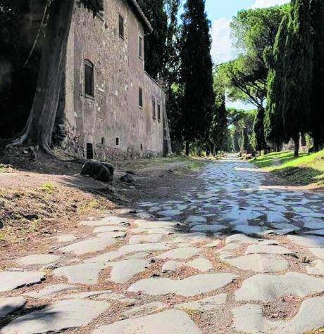 Sulle strade perdute dell'Appia antica per ritrovare il Sud