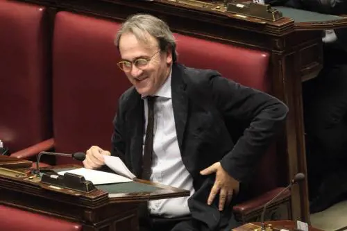 "La manifestazione è servita...". E Bonelli lancia insulti sui social