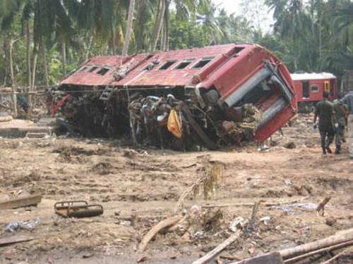 Disastro di Peraliya, il treno "spazzato via" dalla forza dello tsunami