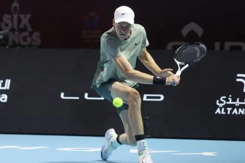 Umiltà, gratitudine e maturità: Sinner si racconta nel documentario "Oltre il tennis"