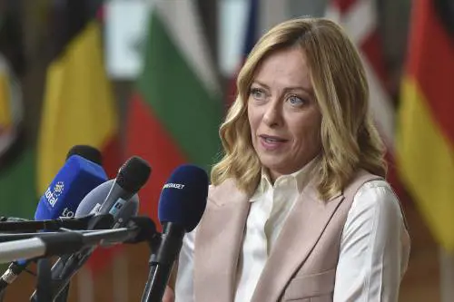 Meloni oggi arriva a Beirut: "La priorità? I rimpatri"