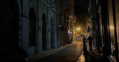 A Cuba la "revolucion" resta completamente al buio