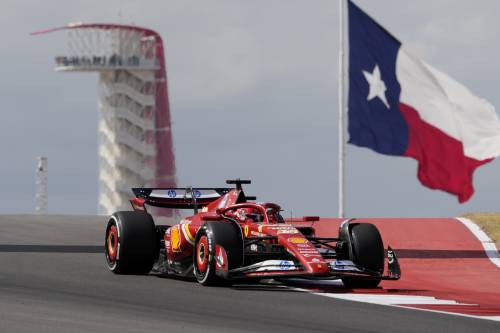 F1, Ferrari alti e bassi: Sainz e Leclerc volano nelle libere, malino nelle qualifiche sprint