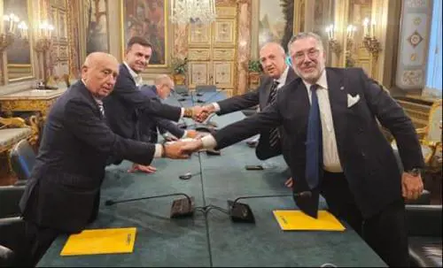 In alto a destra il Presidente dell’Abi Antonio Patuelli, a sinistra il Presidente della Coldiretti Ettore Prandini, in basso a destra il Direttore Generale dell'Abi, Marco Elio Rottigni e il Segretario generale della Coldiretti, Vincenzo Gesmundo