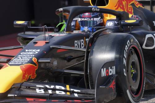 F1, Verstappen vince la sprint race, Norris la pole position ma le Ferrari ci sono