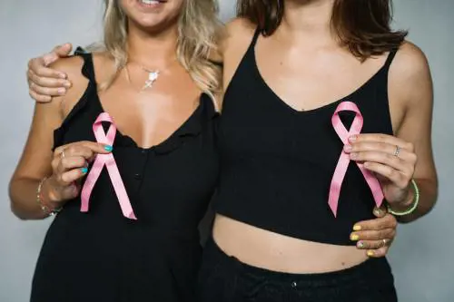 Tumori al seno, la nuova scoperta sulle polveri sottili: aumentano il rischio del 28%