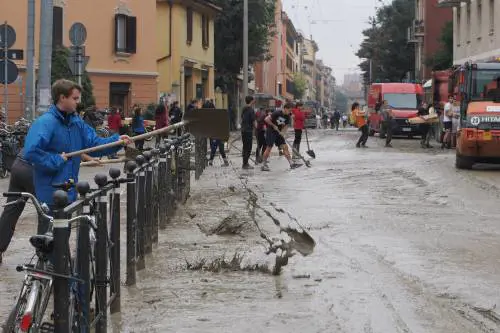 Alluvioni in Emilia: ritardi, veti e sprechi delle giunte rosse