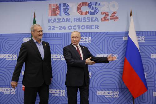 I Brics contro l'Occidente. "Mondo già multipolare". La sfida sul commercio Oggi Putin vede Guterres