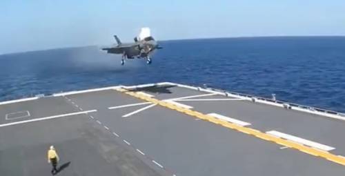 Navi d'assalto anfibie, F-35 e droni: il Giappone stringe i muscoli