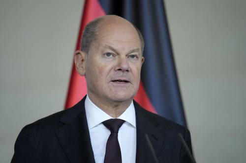 "No all'Ucraina nella Nato". Lo schiaffo di Scholz a Zelensky