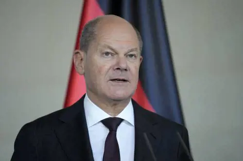 "No all'Ucraina nella Nato". Lo schiaffo di Scholz a Zelensky