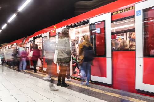 Milano, 60 anni di metro rossa. È festa per l'anniversario della M1