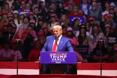 "Kamala Harris è l'Anticristo". Lo show di Trump al Madison Square Garden