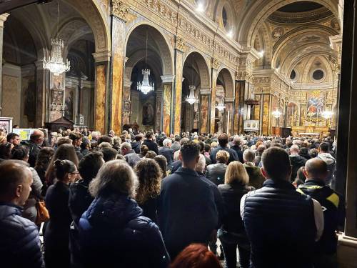 L'ultimo saluto a Matilde Lorenzi: le immagini più toccanti