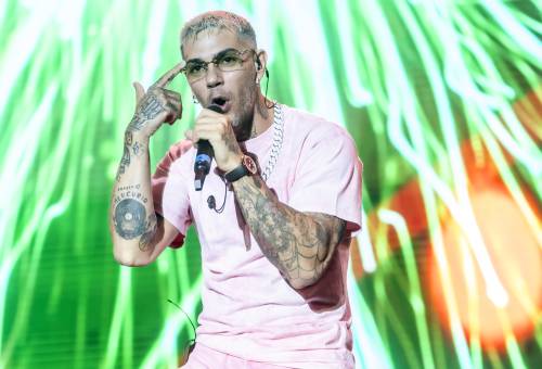 Emis Killa ricoverato per una polmonite: come sta il rapper