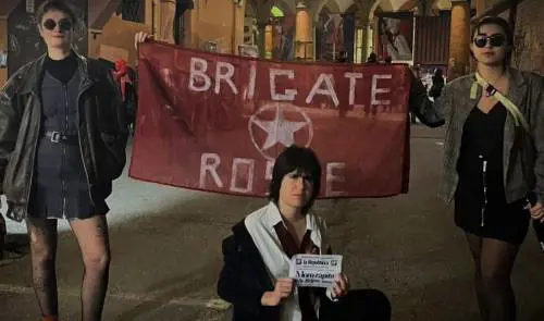Si travestono inscenando il rapimento di Aldo Moro: buferra a Bologna