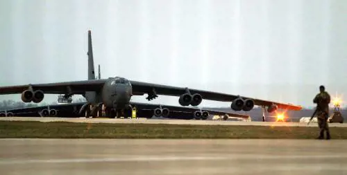 I B-52 americani per difendere Israele. Fermato portavoce di Bibi: "È una spia"