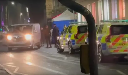 Orrore a Edimburgo, testa decapitata di un uomo per strada nella notte di Halloween