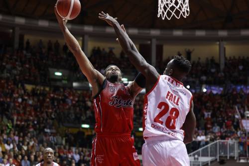 Basket, scontri dopo la partita Trieste-Varese: arrestati 6 ultras