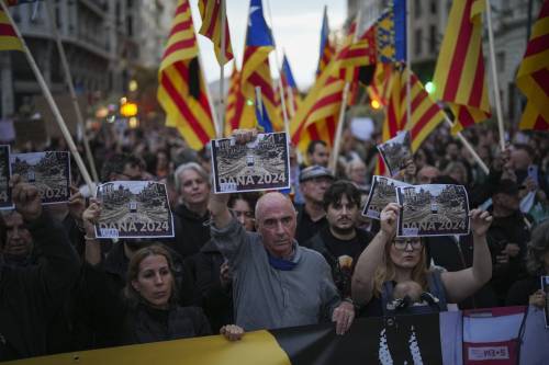 Valencia, manifestanti in strada contro la gestione Mazòn