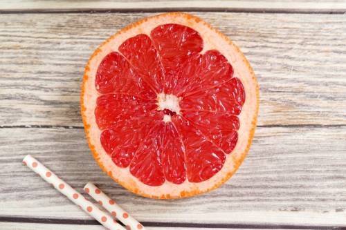 https://img.ilgcdn.com/sites/default/files/styles/md/public/foto/2024/11/10/1731269543-grapefruit-4351352-1280.jpg?_=1731269543