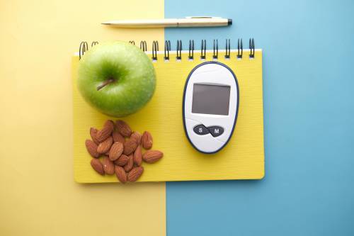 Giornata mondiale del diabete, l'esperto "integrate le mandorle nella dieta": 10 abitudini per prevenirlo