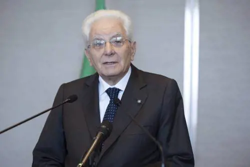 Aumentano stalking e violenze sulle donne. Meloni: "Non voltiamo la testa"