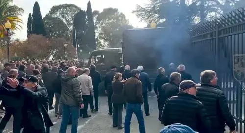 Georgia, nuove tensioni per Mosca. Assalto al Parlamento dell'Abkhazia