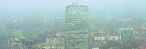 Lo smog assedia la Lombardia. Da oggi misure anti inquinamento