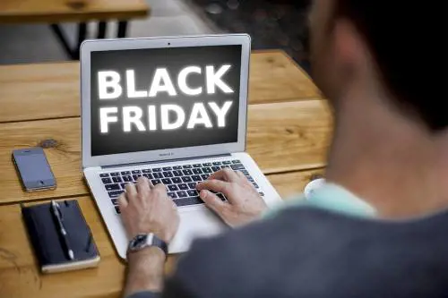 Il "Black Friday" vola online. Ma per il 60% dei negozi è inutile