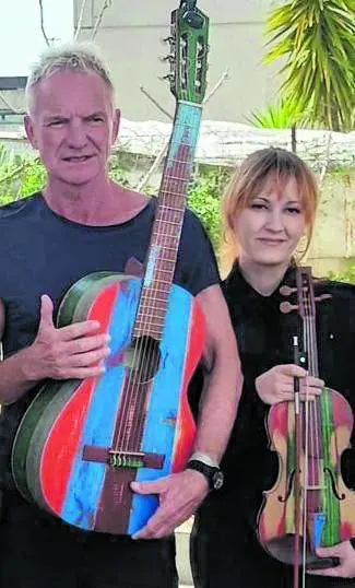 Da barche naufragate a strumenti musicali. Metamorfosi in mostra