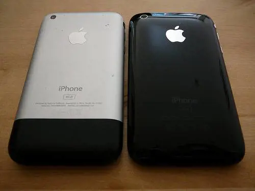 Hai questo iPhone vecchio? Vale una fortuna: ecco quanto spendono i collezionisti