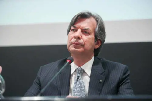 Intesa ai vertici per impatto sociale