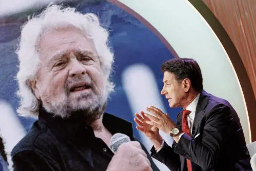 Grillo fa cassa: tour anti Conte a teatro