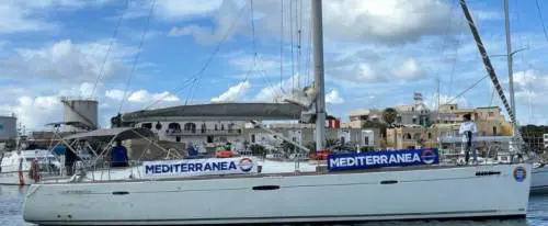 Nave Safira allestita da Mediterranea Saving Humans, foto dal sito ufficiale