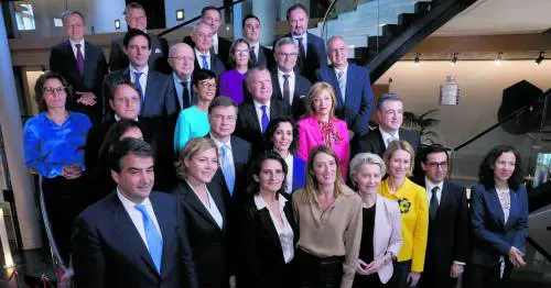 Ora l'Ue guarda a destra. Von der Leyen perde voti ma punta tutto su Ecr. Meloni tramite con Trump